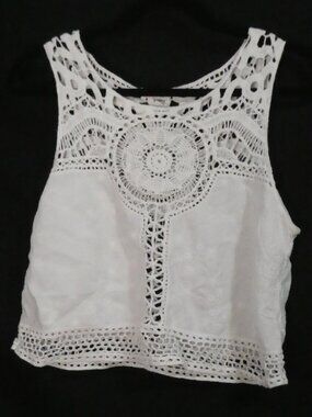 GARAGE White Boho Crochet Lace Cropped Tank Top - size large